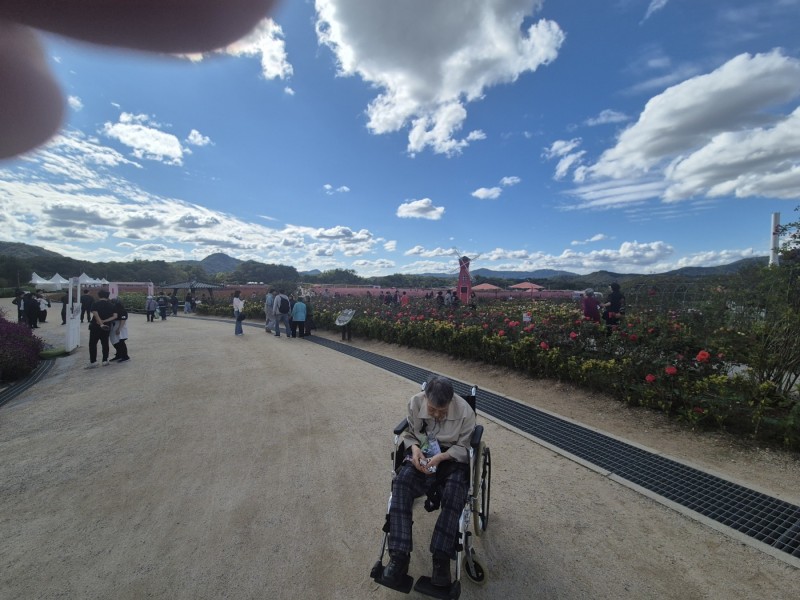 ac98b81c44554ade86a840d42aabb677_1761539863_4548.jpg