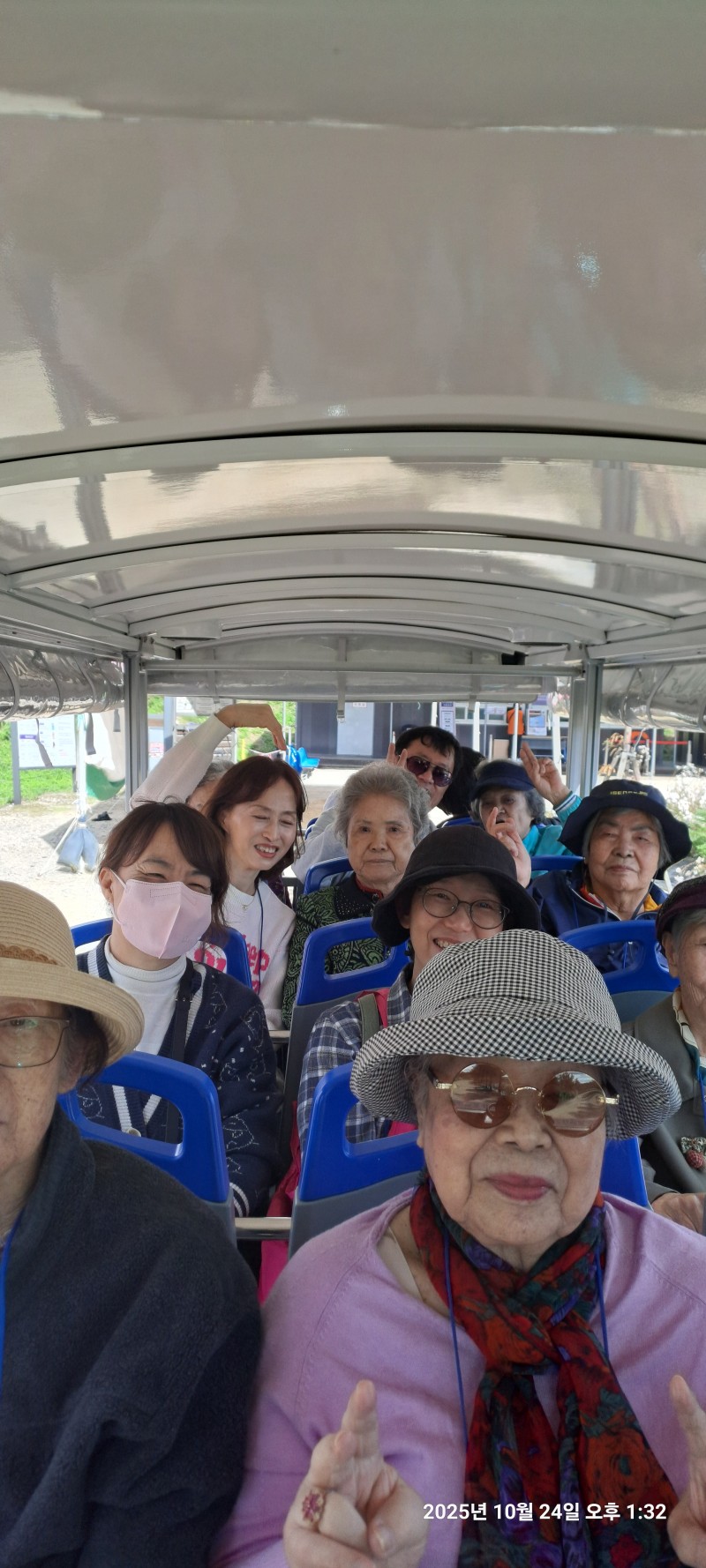 ac98b81c44554ade86a840d42aabb677_1761539914_0237.jpg