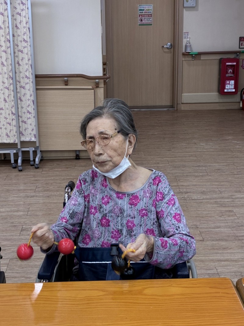 도봉실버센터 9월28일 악기테라피 프로그램입니다.(전층) 사진 3