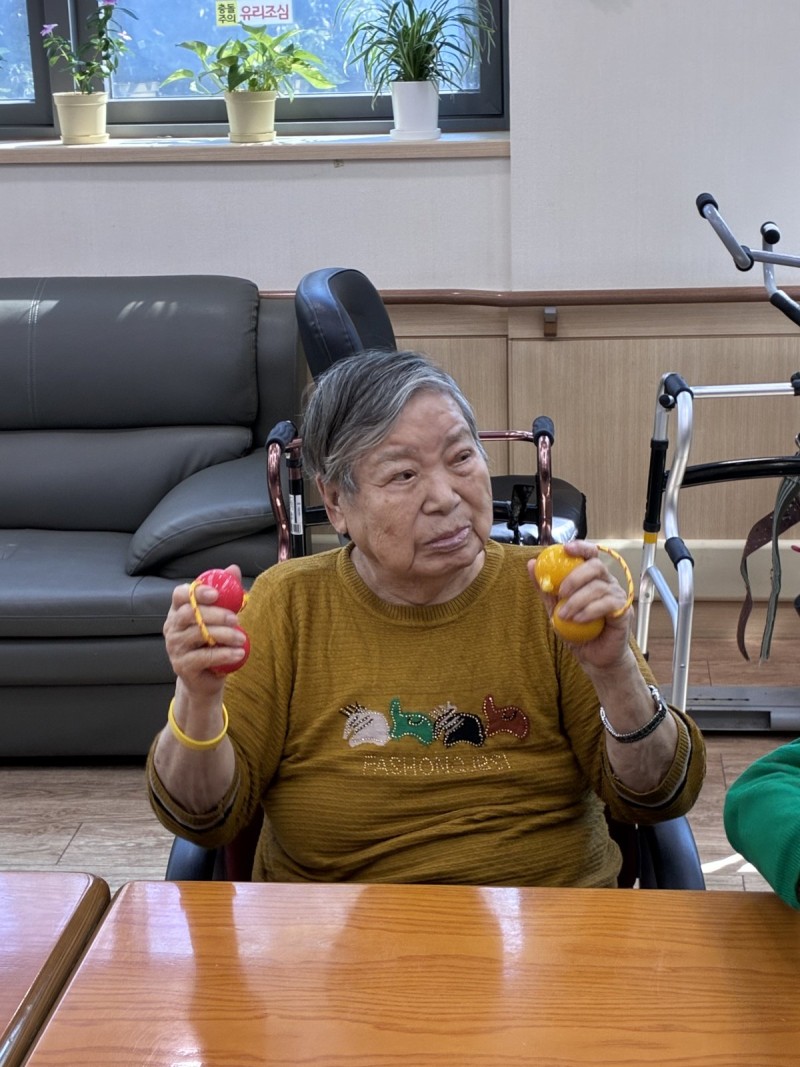 도봉실버센터 9월28일 악기테라피 프로그램입니다.(전층) 사진 7