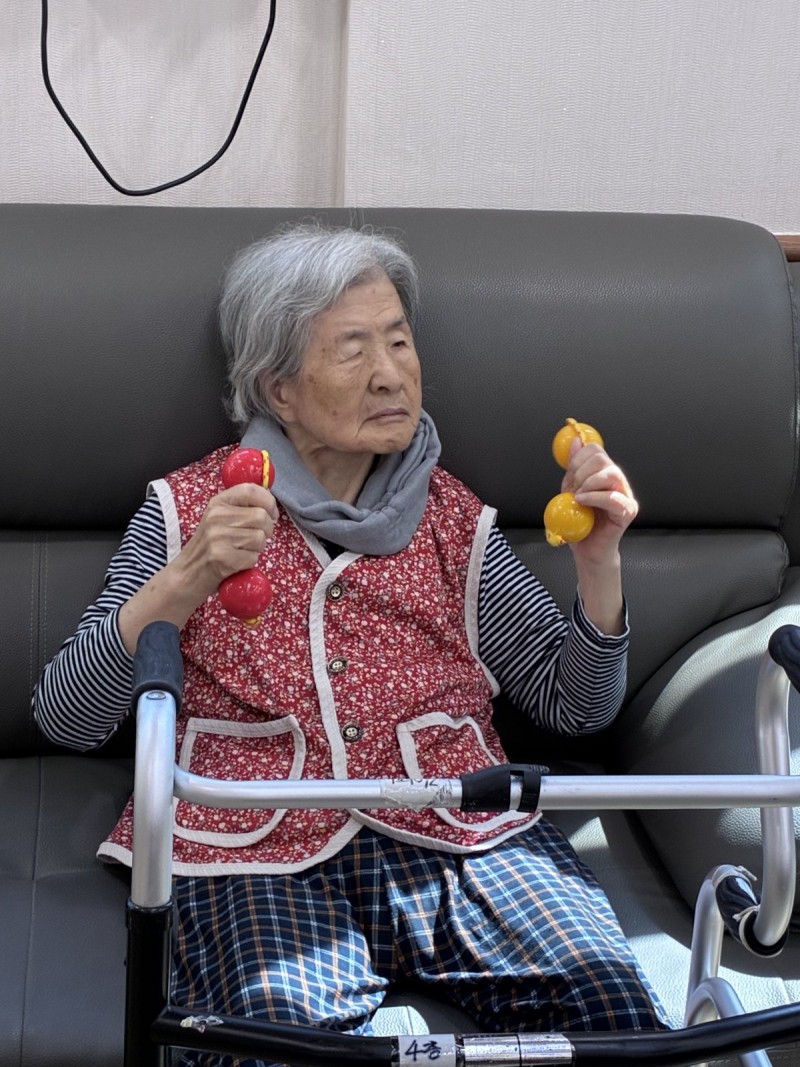 도봉실버센터 9월28일 악기테라피 프로그램입니다.(전층) 사진 11