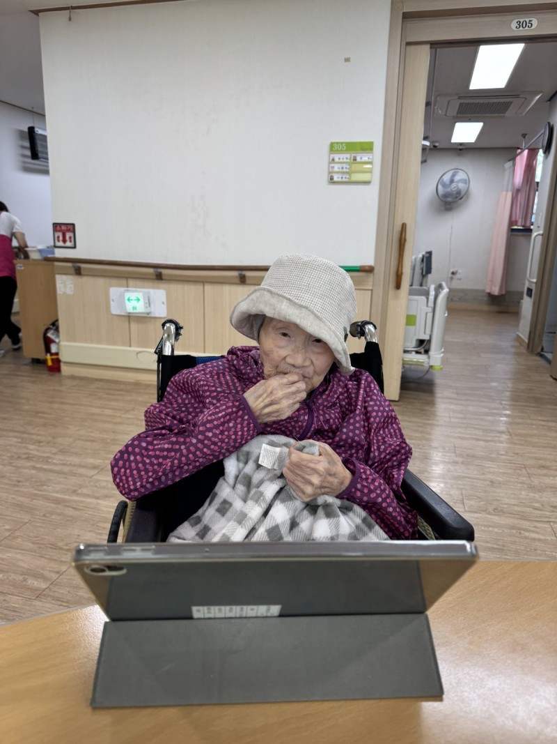 도봉실버센터 9월8일 영상 감상 프로그램입니다.(전층:25개월 34kg 슈퍼 베이비) 사진 1