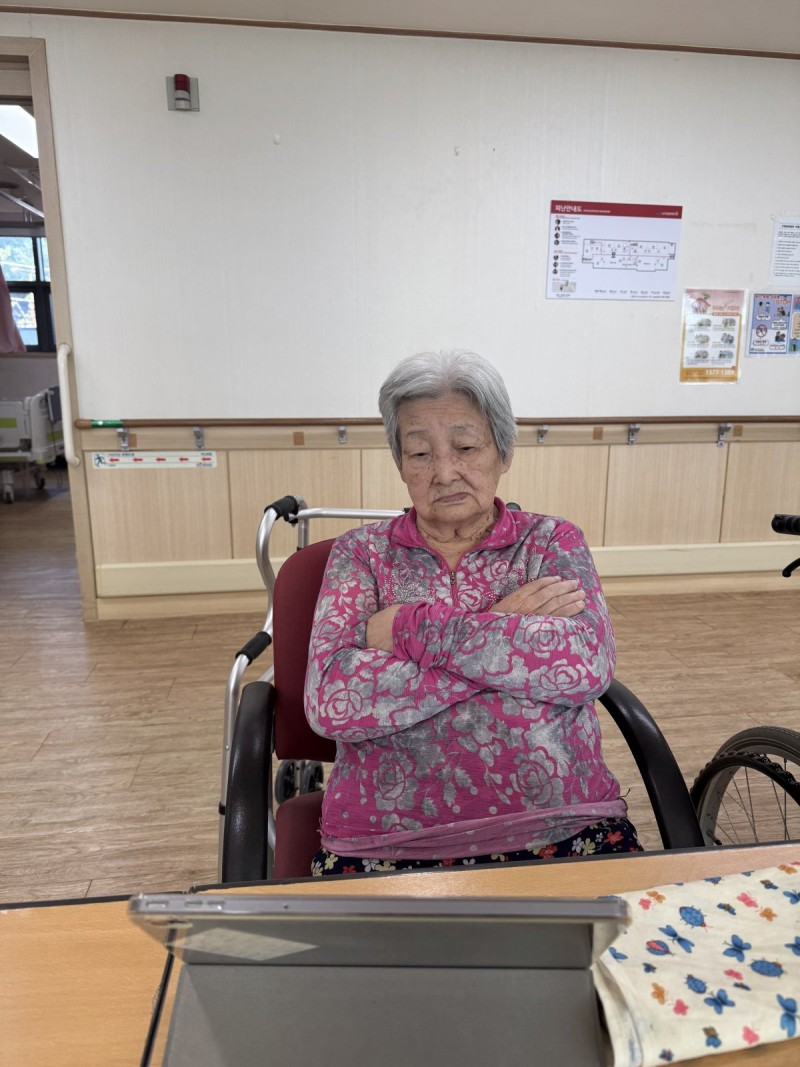 도봉실버센터 9월15일 영상 감상 프로그램입니다.(전층:199cm 여자 중학생의 하루) 사진 6