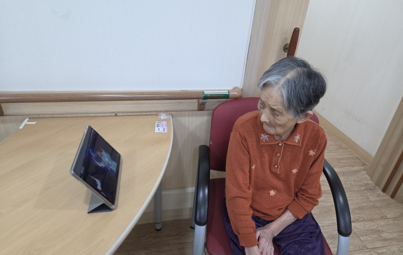 도봉실버센터 9월15일 영상 감상 프로그램입니다.(전층:199cm 여자 중학생의 하루) 사진 21
