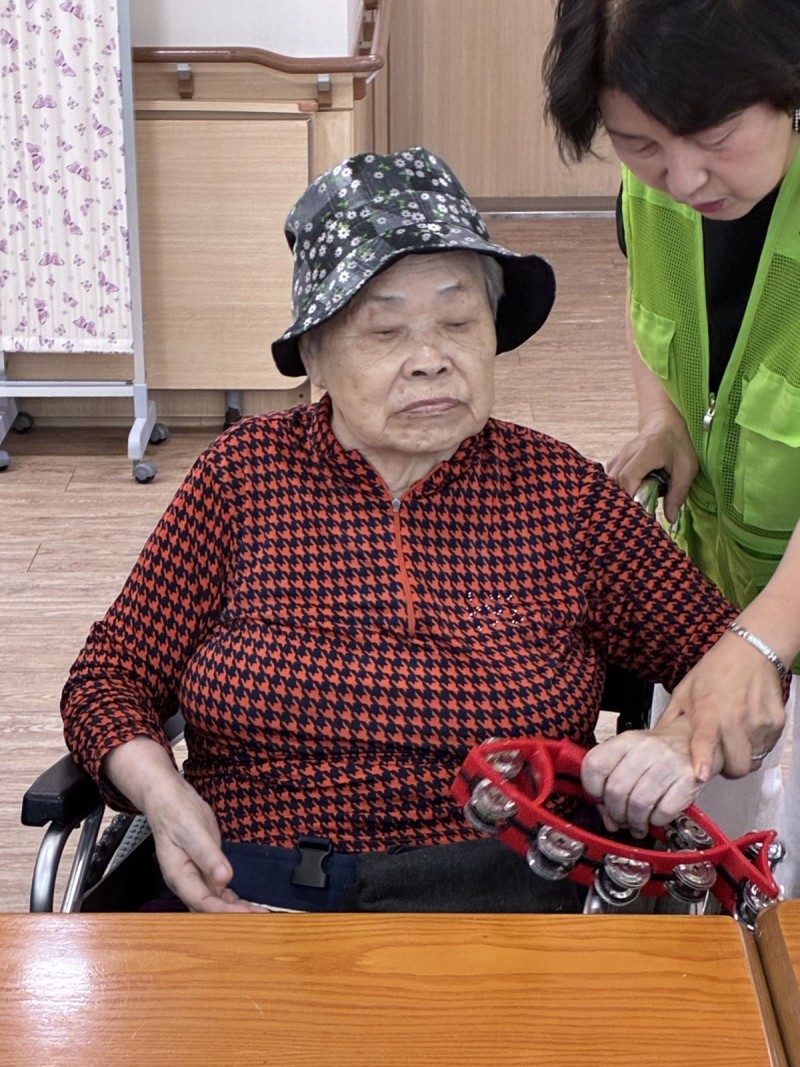 도봉실버센터 9월21일 악기테라피 프로그램입니다.(전층) 사진 3