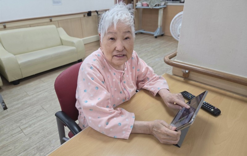 도봉실버센터 9월9일 음악 감상 프로그램입니다.(전층:천상계 꺾기 여신이 부르는 정통 트롯) 사진 18