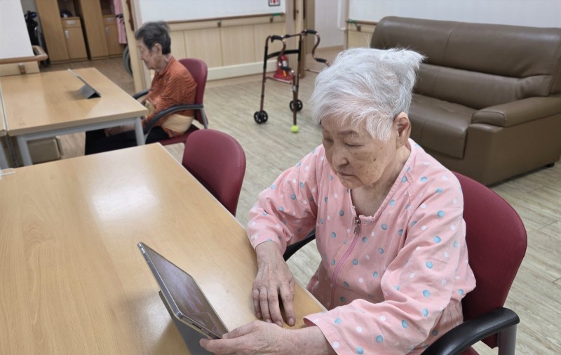 도봉실버센터 9월2일 음악 감상 프로그램입니다.(전층:고장난 벽시계) 사진 2