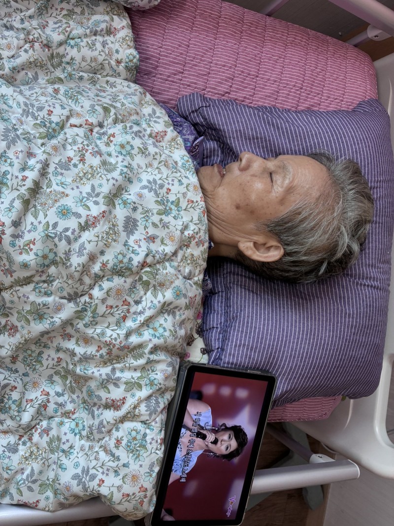도봉실버센터 9월30일 음악 감상 프로그램입니다.(전층:가요무대 격변기 명곡) 사진 7