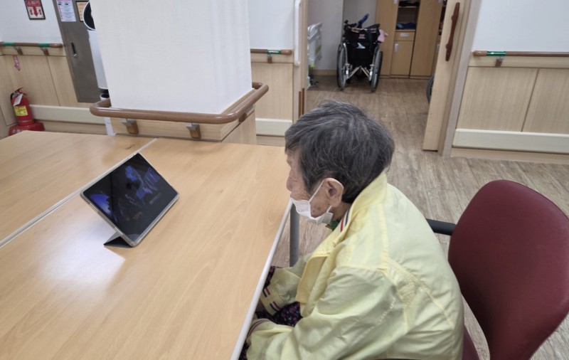 도봉실버센터 9월30일 음악 감상 프로그램입니다.(전층:가요무대 격변기 명곡) 사진 22