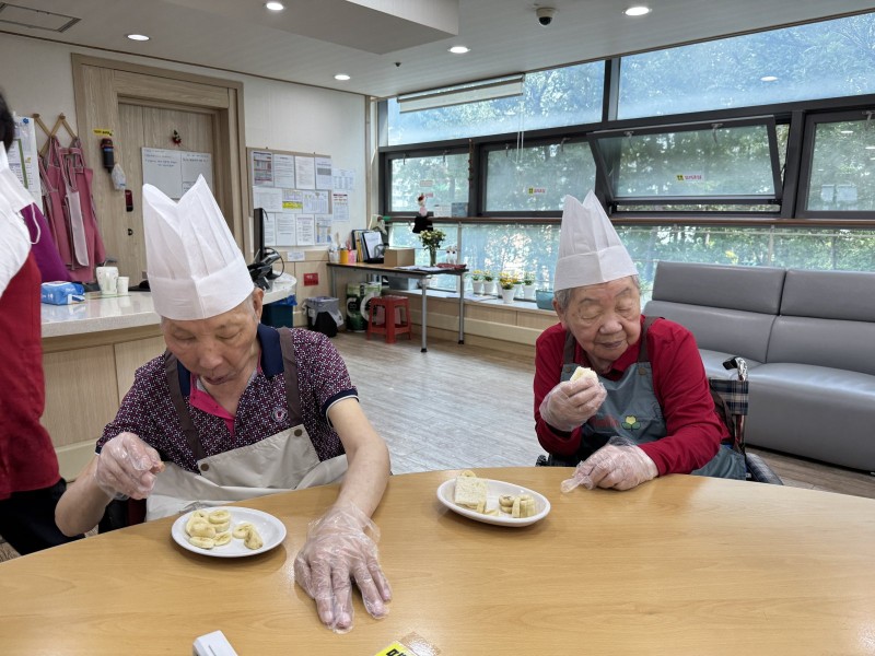 도봉실버센터 9월18일 요리교실 프로그램입니다.(전층) 사진 16