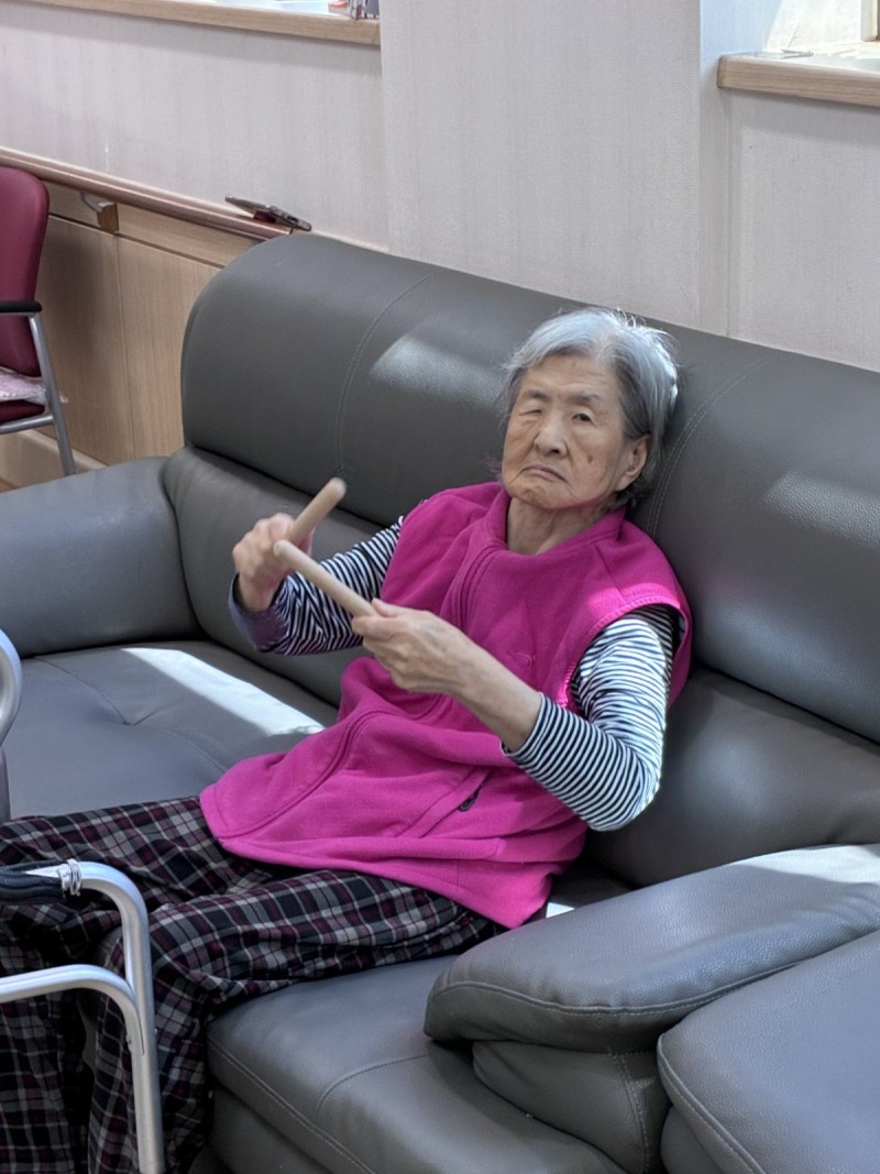도봉실버센터 9월7일 악기테라피 프로그램입니다.(전층) 사진 4