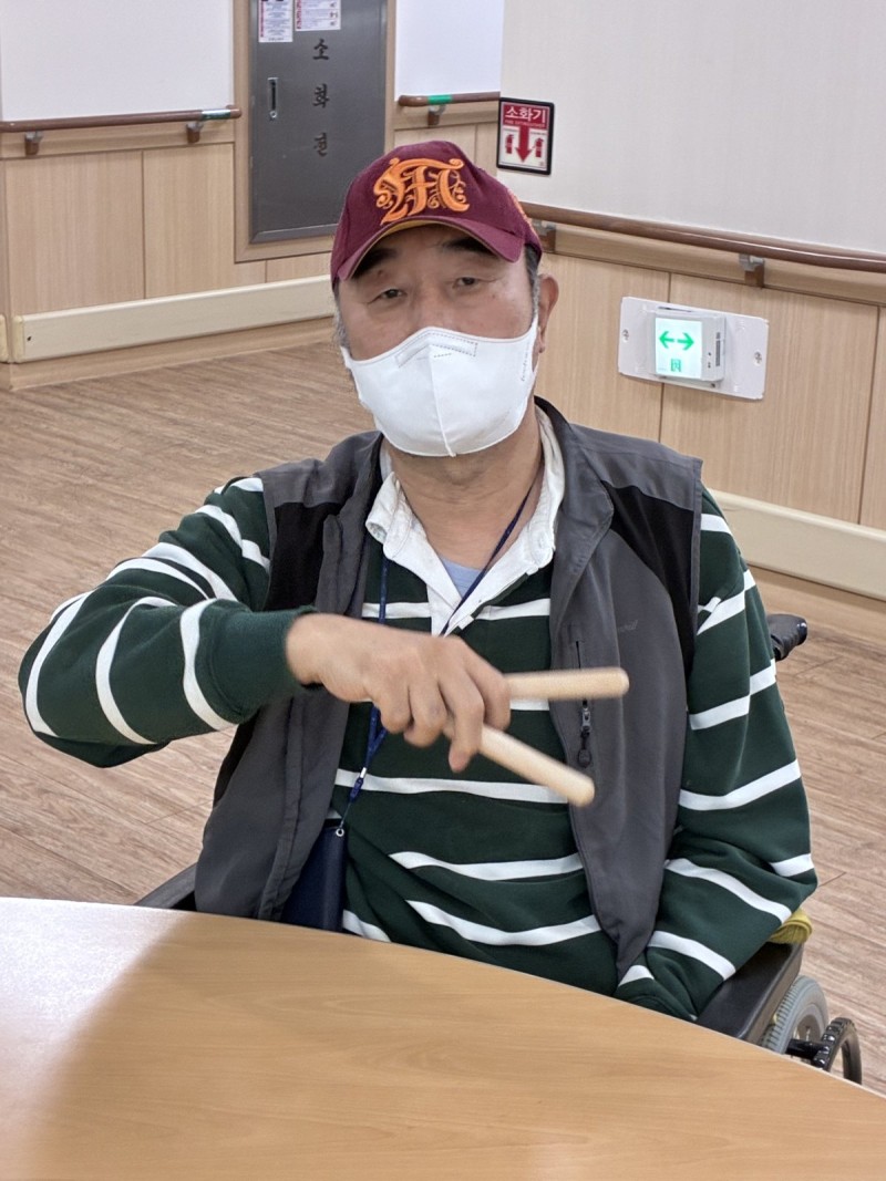 도봉실버센터 9월7일 악기테라피 프로그램입니다.(전층) 사진 13