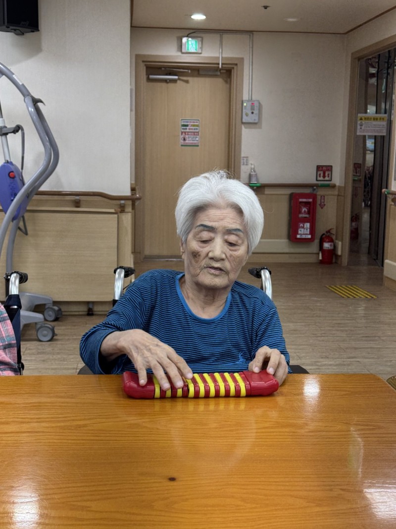 도봉실버센터 10월12일일 악기테라피 프로그램입니다.(전층) 사진 12