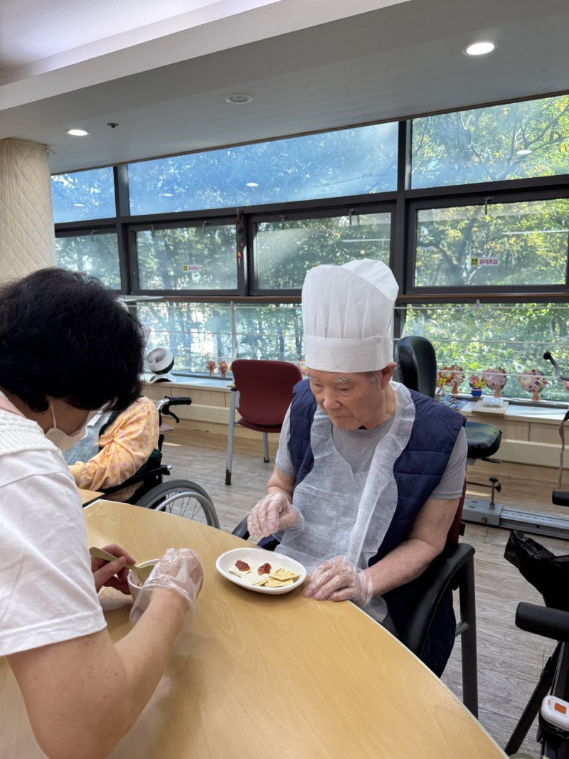 도봉실버센터 10월23일 요리교실 프로그램입니다.(전층) 사진 3