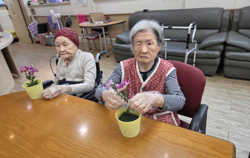 도봉실버센터 10월13일 원예활동 프로그램입니다.(2,4층) 사진 2