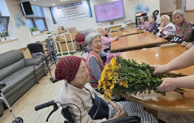 도봉실버센터 10월13일 원예활동 프로그램입니다.(2,4층) 사진 9