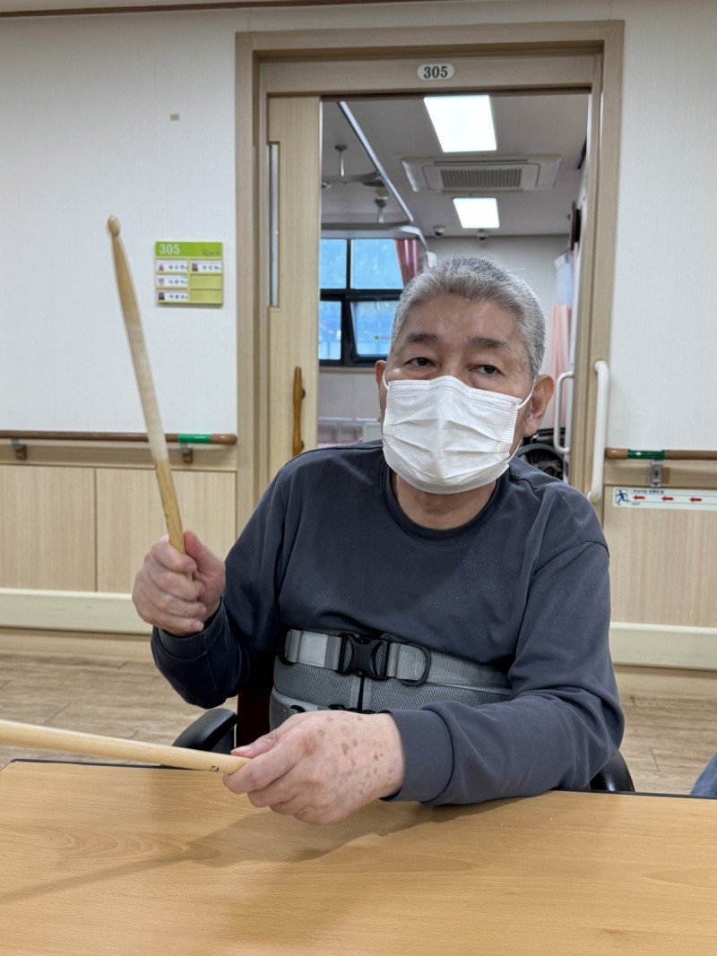 도봉실버센터 10월26일 악기테라피 프로그램입니다.(전층) 사진 10