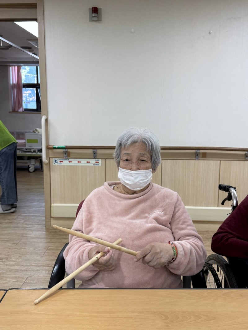 도봉실버센터 10월26일 악기테라피 프로그램입니다.(전층) 사진 11