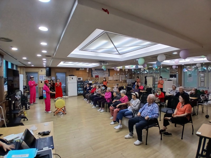 도봉실버센터 26년 10월 16일(금) 문화공연(K-품바) 사진 5