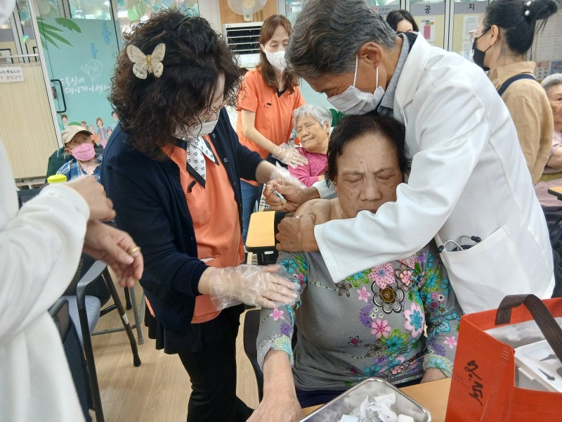 도봉실버센터 2026년 독감 및 코로나 예방접종 사진 1