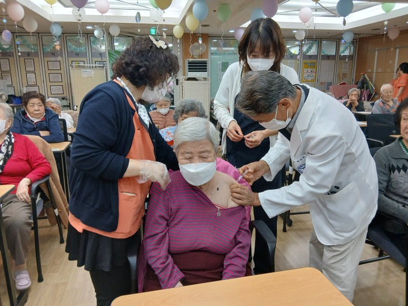 도봉실버센터 2026년 독감 및 코로나 예방접종 사진 10