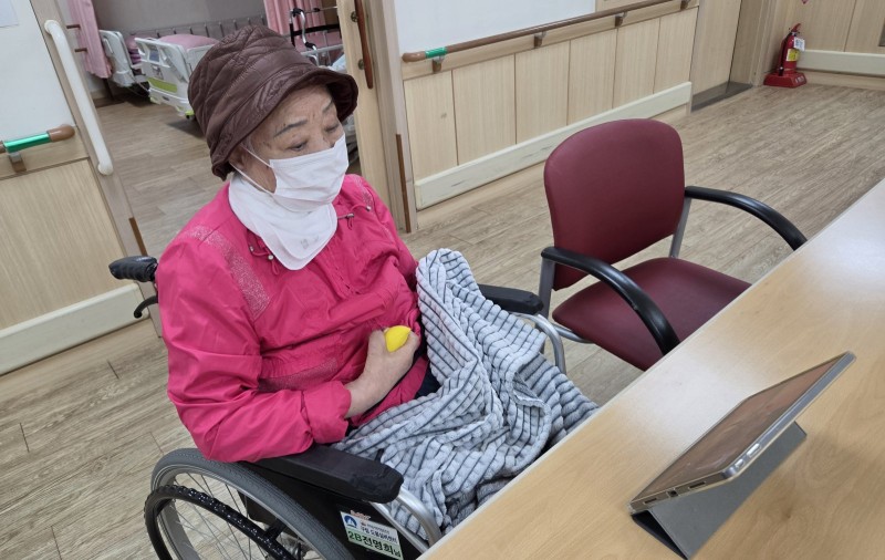 도봉실버센터 10월7일 음악 감상 프로그램입니다.(전층:더 트롯쇼 무대 모음) 사진 8