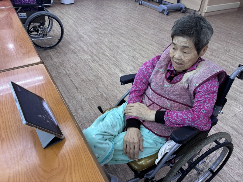 도봉실버센터 10월7일 음악 감상 프로그램입니다.(전층:더 트롯쇼 무대 모음) 사진 12