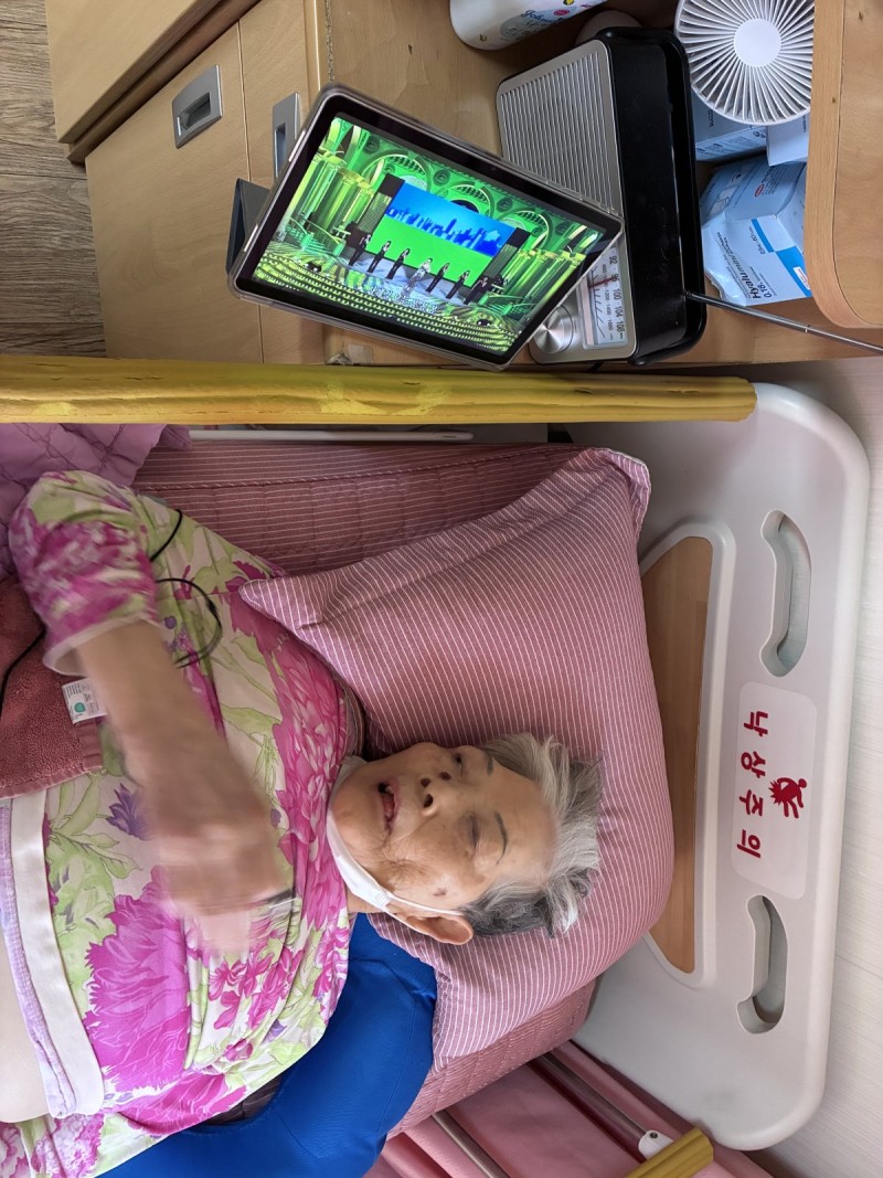 도봉실버센터 10월28일 음악 감상 프로그램입니다.(전층:한가위에 가족과 함께 듣는 신나는 트로트 노래 모음) 사진 4