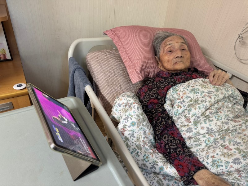 도봉실버센터 10월28일 음악 감상 프로그램입니다.(전층:한가위에 가족과 함께 듣는 신나는 트로트 노래 모음) 사진 24