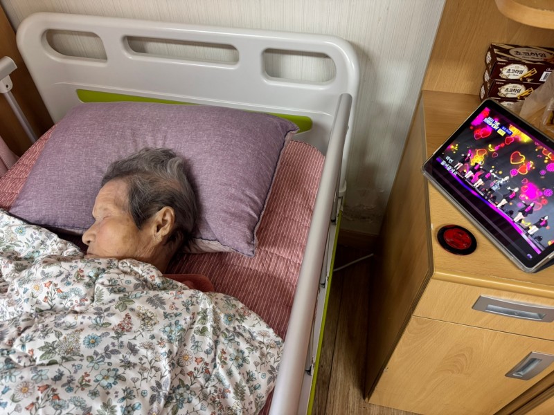 도봉실버센터 10월28일 음악 감상 프로그램입니다.(전층:한가위에 가족과 함께 듣는 신나는 트로트 노래 모음) 사진 27