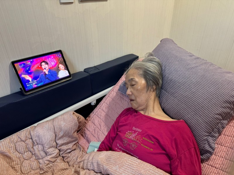 도봉실버센터 10월28일 음악 감상 프로그램입니다.(전층:한가위에 가족과 함께 듣는 신나는 트로트 노래 모음) 사진 30