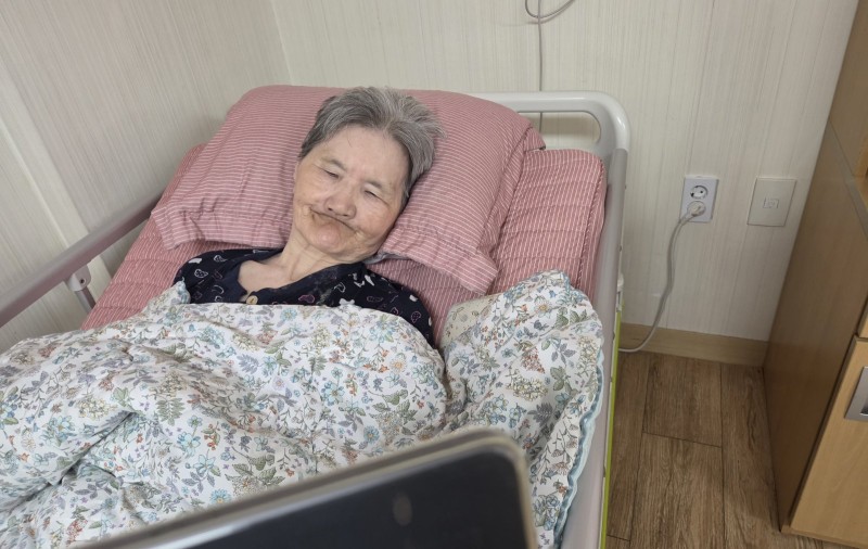 도봉실버센터 10월27일 영상 감상 프로그램입니다.(전층:스키즈와 로운이의 육아 일기) 사진 3