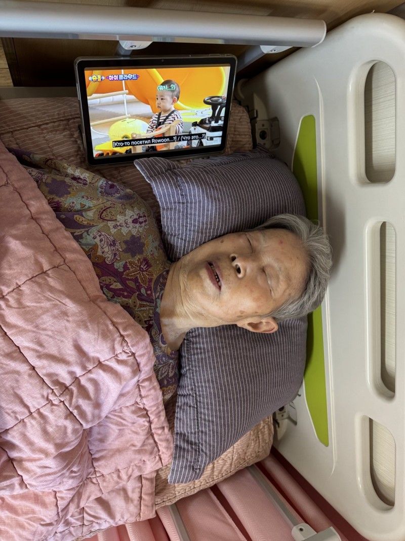 도봉실버센터 10월27일 영상 감상 프로그램입니다.(전층:스키즈와 로운이의 육아 일기) 사진 7