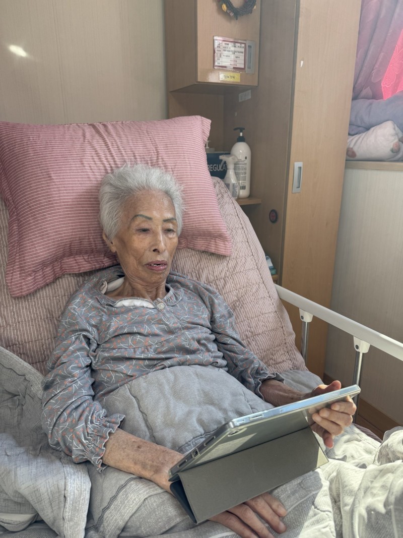 도봉실버센터 10월27일 영상 감상 프로그램입니다.(전층:스키즈와 로운이의 육아 일기) 사진 11