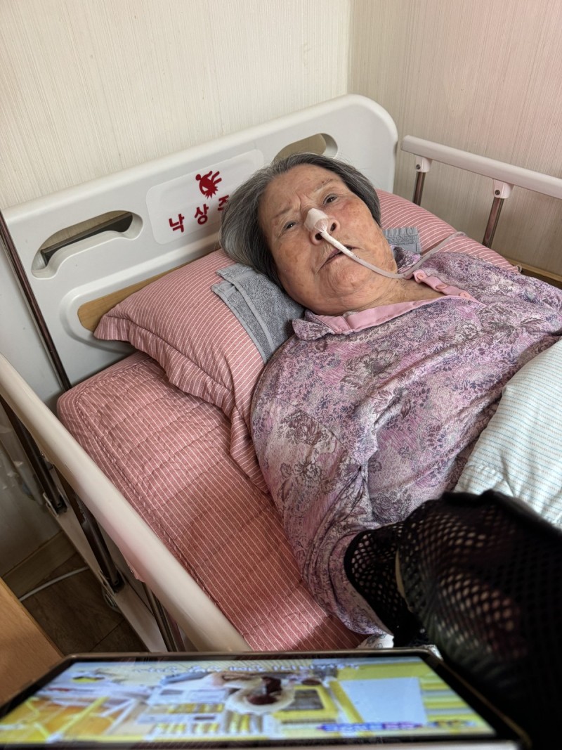 도봉실버센터 10월27일 영상 감상 프로그램입니다.(전층:스키즈와 로운이의 육아 일기) 사진 15