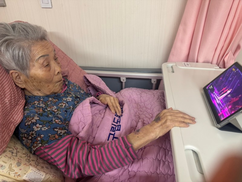 도봉실버센터 10월21일 음악 감상 프로그램입니다.(전층:무대를 압도하는 가수들이 모였다) 사진 3