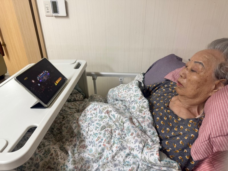 도봉실버센터 10월21일 음악 감상 프로그램입니다.(전층:무대를 압도하는 가수들이 모였다) 사진 4