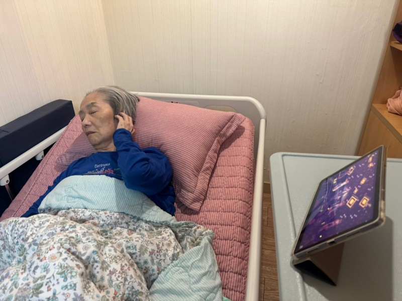 도봉실버센터 10월21일 음악 감상 프로그램입니다.(전층:무대를 압도하는 가수들이 모였다) 사진 10