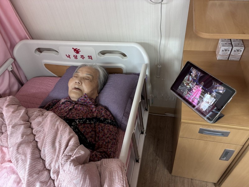 도봉실버센터 10월21일 음악 감상 프로그램입니다.(전층:무대를 압도하는 가수들이 모였다) 사진 12