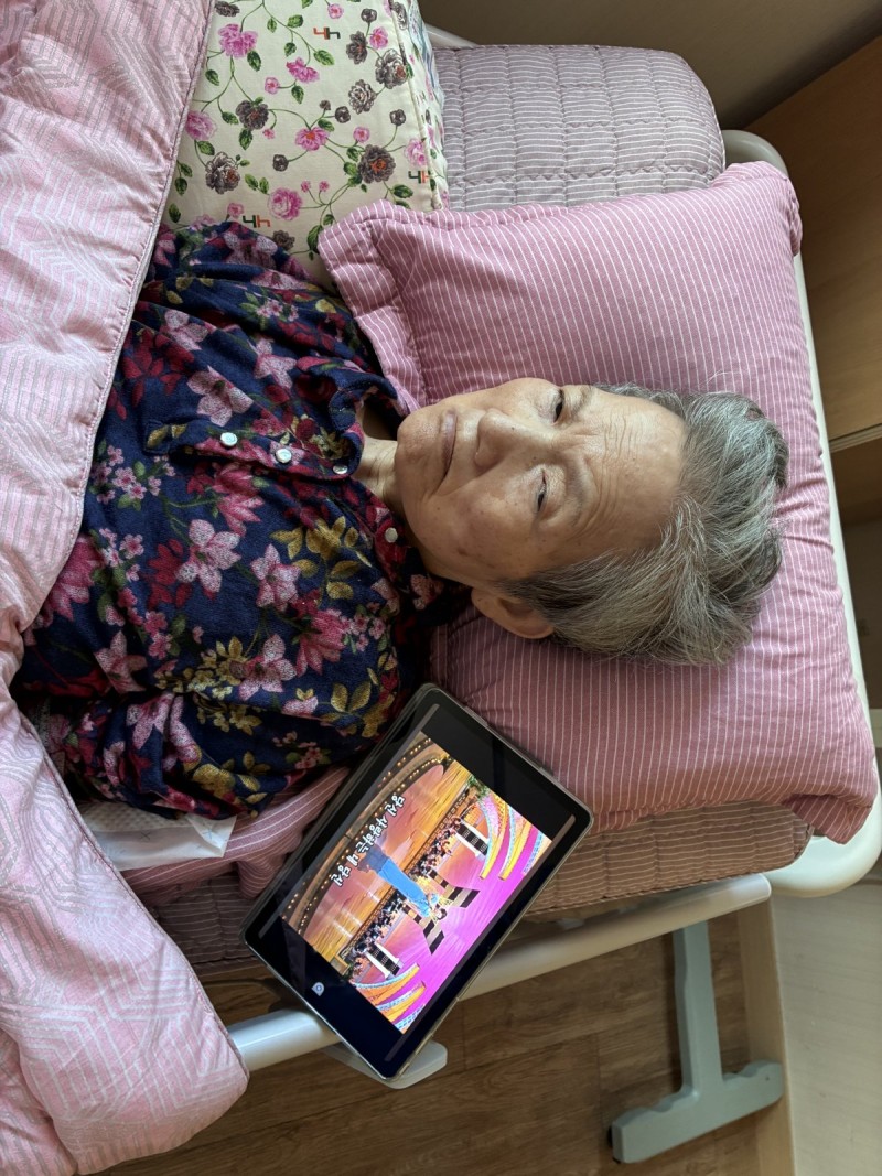 도봉실버센터 10월21일 음악 감상 프로그램입니다.(전층:무대를 압도하는 가수들이 모였다) 사진 17