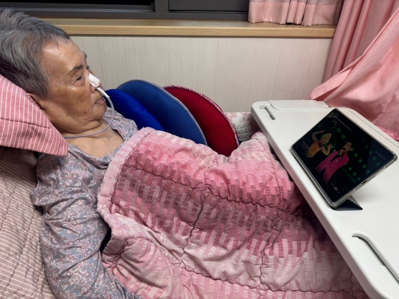 도봉실버센터 10월21일 음악 감상 프로그램입니다.(전층:무대를 압도하는 가수들이 모였다) 사진 22