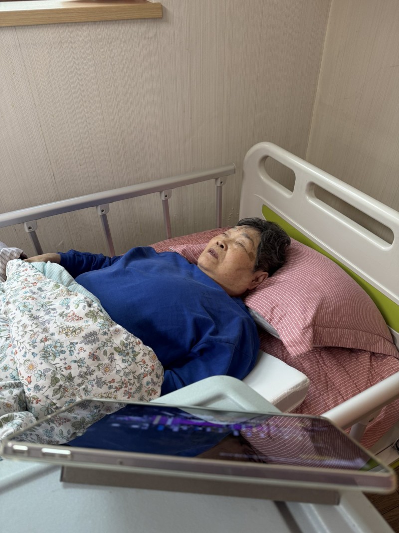 도봉실버센터 10월21일 음악 감상 프로그램입니다.(전층:무대를 압도하는 가수들이 모였다) 사진 30
