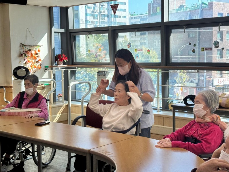 도봉실버센터 10월22일 생활운동 프로그램입니다.(전층) 사진 22
