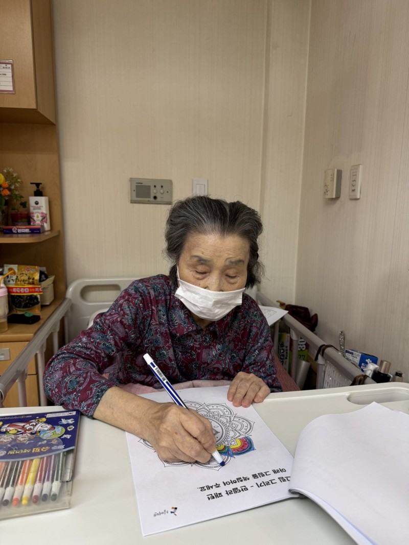 도봉실버센터 10월2일 두뇌자극활동 프로그램입니다.(3층) 사진 3