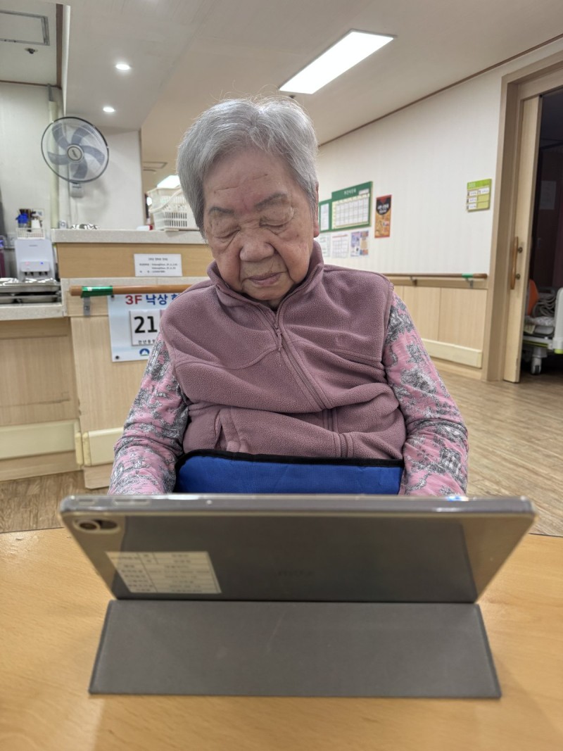 도봉실버센터 10월13일 영상 감상 프로그램입니다.(전층:같은 희귀병을 앓는 단짝 친구) 사진 11