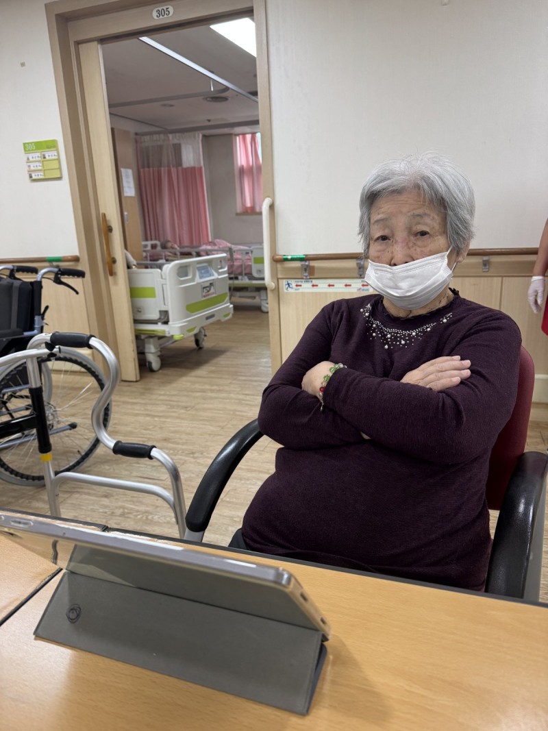 도봉실버센터 10월13일 영상 감상 프로그램입니다.(전층:같은 희귀병을 앓는 단짝 친구) 사진 16