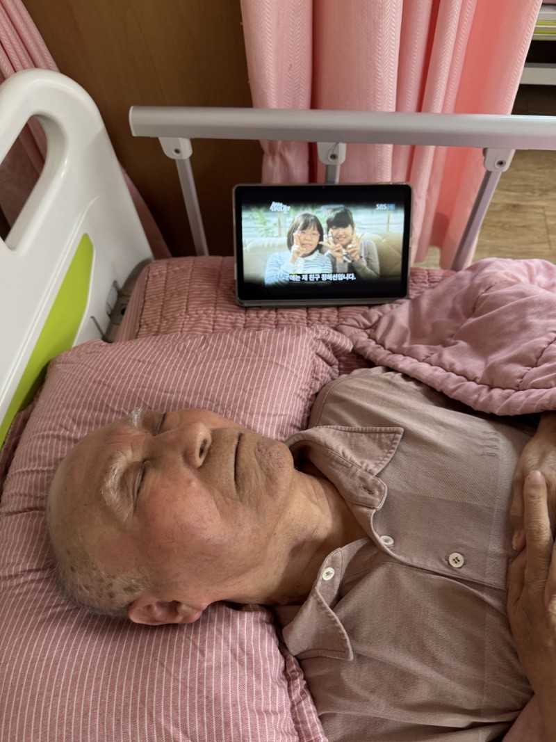 도봉실버센터 10월13일 영상 감상 프로그램입니다.(전층:같은 희귀병을 앓는 단짝 친구) 사진 18