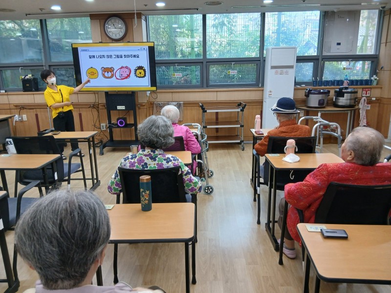 도봉실버센터 2026년 10월 외부강사프로그램 사진 10