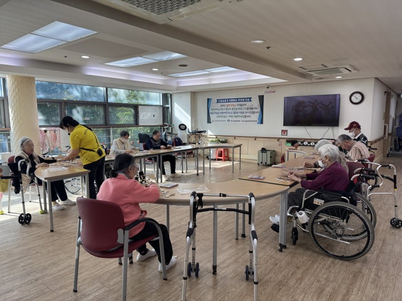 도봉실버센터 10월23일 원예활동 프로그램입니다.(3층) 사진 1